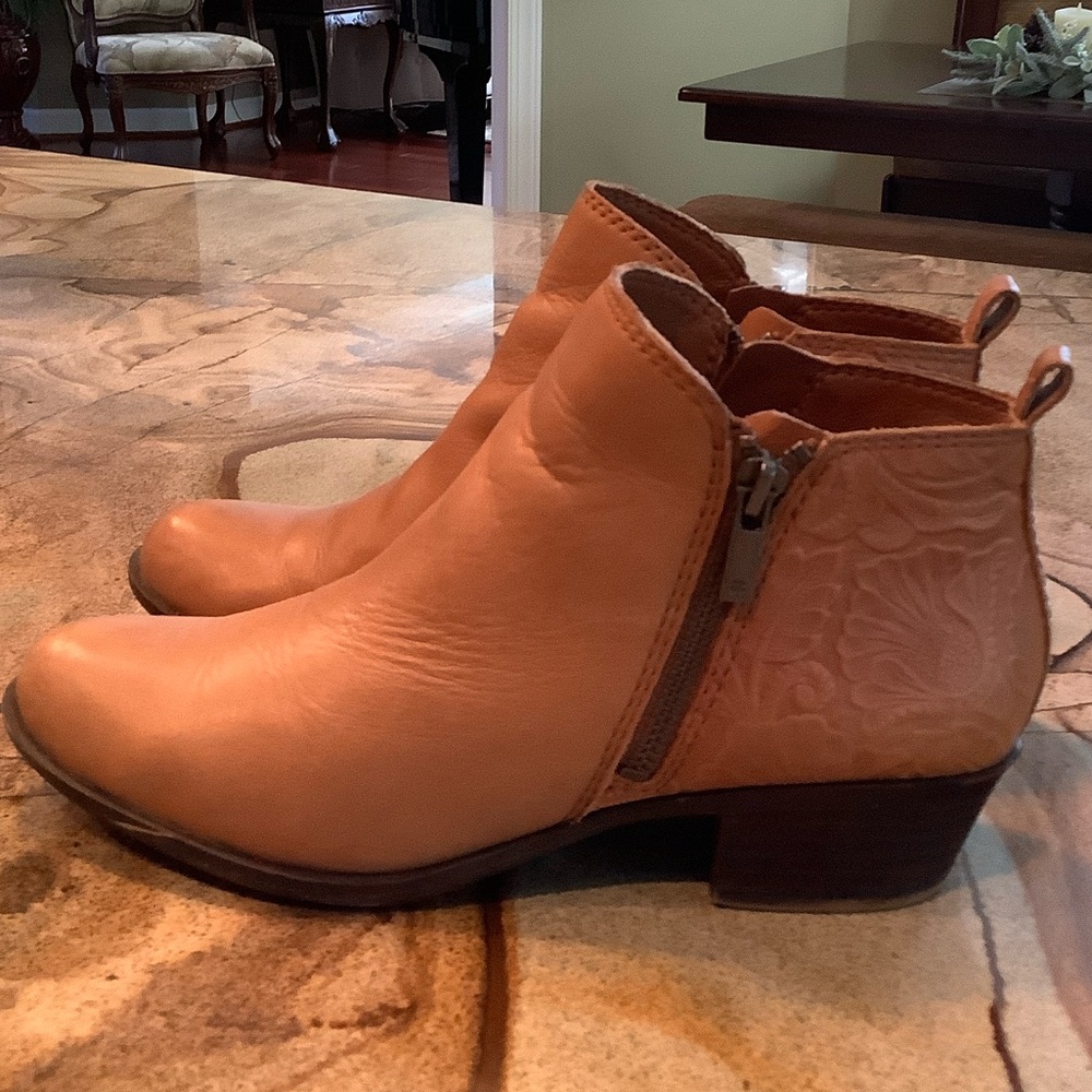 Lucky Brand Tan Leather Ankle Booties